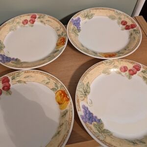 Gibson Multicolor Fruit Dinner Plates (4) Excellent Antiqued Condition